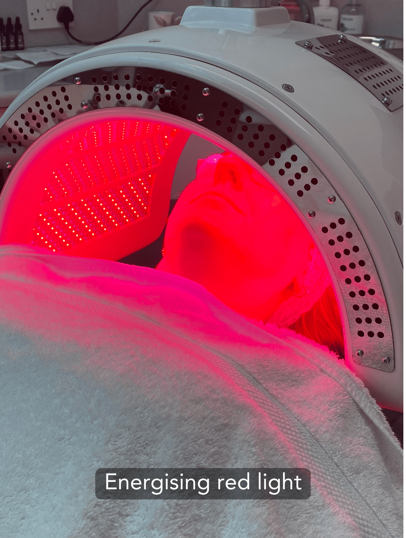 Dermalux red light Dermalux treatment with red light